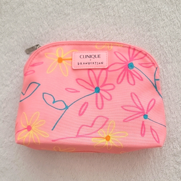 Clinique Pink Floral Makeup Bag With Samples - Picture 2 of 9